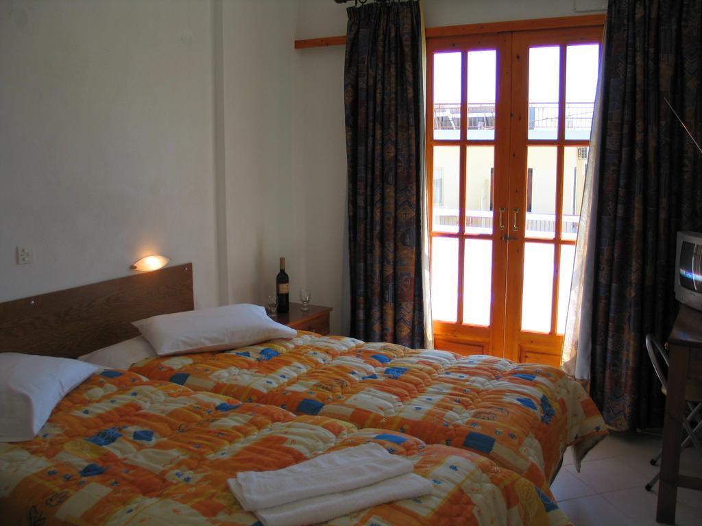 George'S Apartment Agia Marina  Pokoj fotografie
